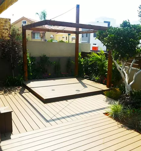 בניית דק עץ בגינה 3